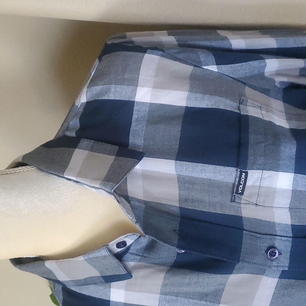 NWT Volcom L/S Button Down Mens Cotton Flannel